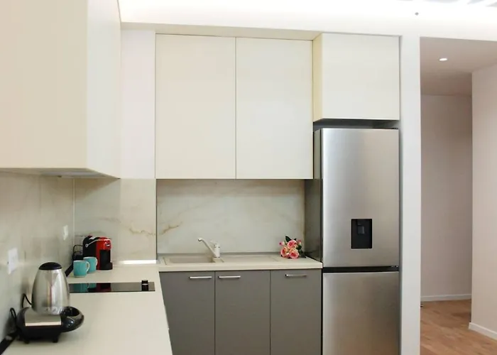 Lindi's 3/6 Appartement Tirana